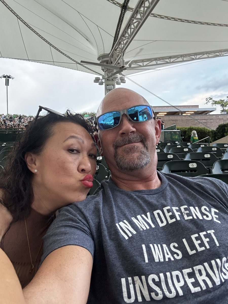 MikeFlowZZ's tweet photo. Me and @Aymii77 at the pavilion yesterday for the FFDP concert what a great show https://t.co/C9LaIuIH6z