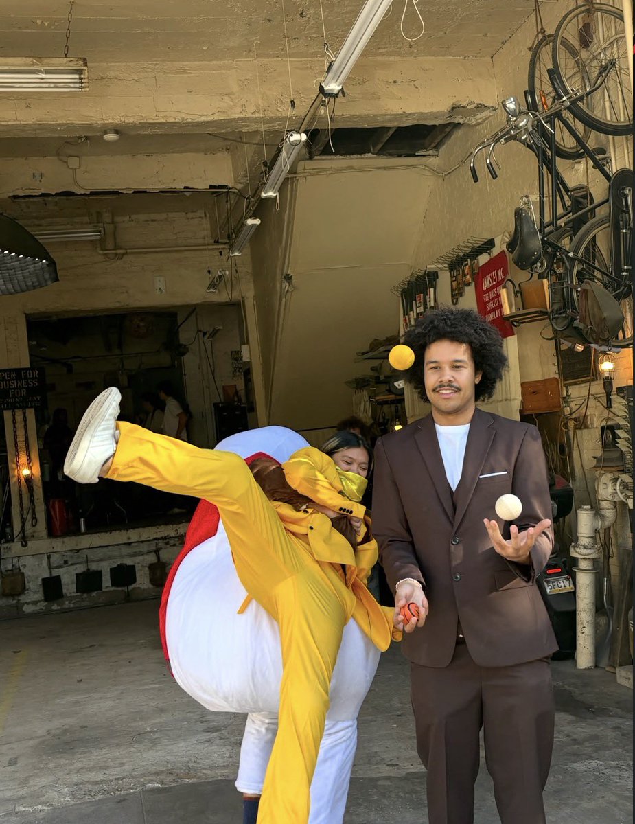 waltzedmerrily's tweet photo. hanbon is actively getting kidnapped and will is juggling smh men are useless https://t.co/DKeRxrsGYl