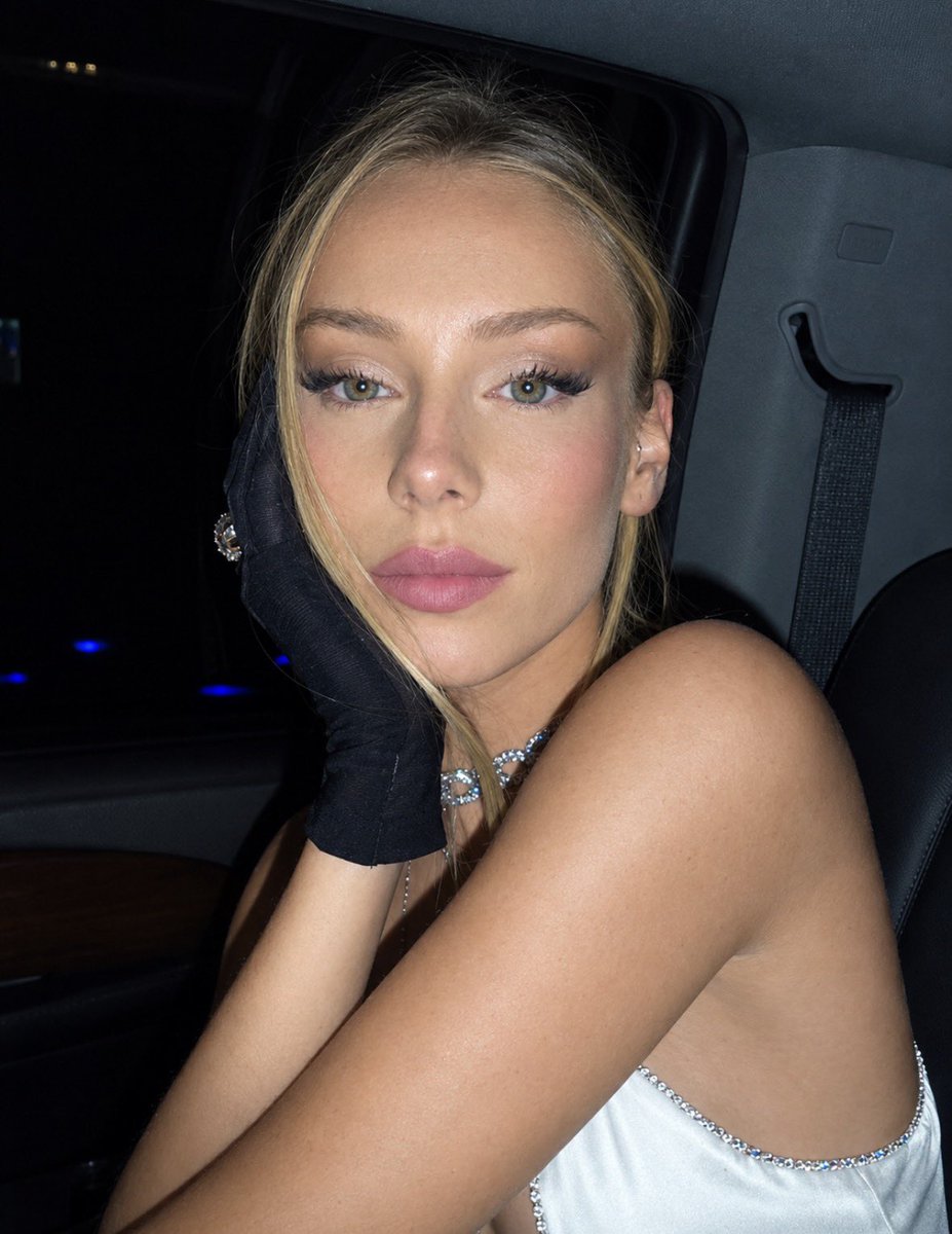 marquezaiax's tweet photo. this face card and her makeup 🫦
#EsterExpósito https://t.co/1VIoTqdXnT