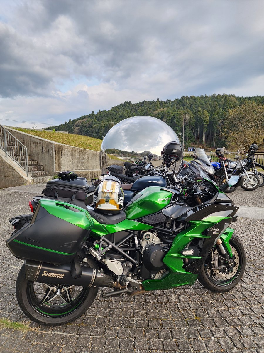 JojosKwg's tweet photo. グッモー忍🥷➰💠
#過去pic
#H2SX
#Ninja https://t.co/cHTROJiyMC