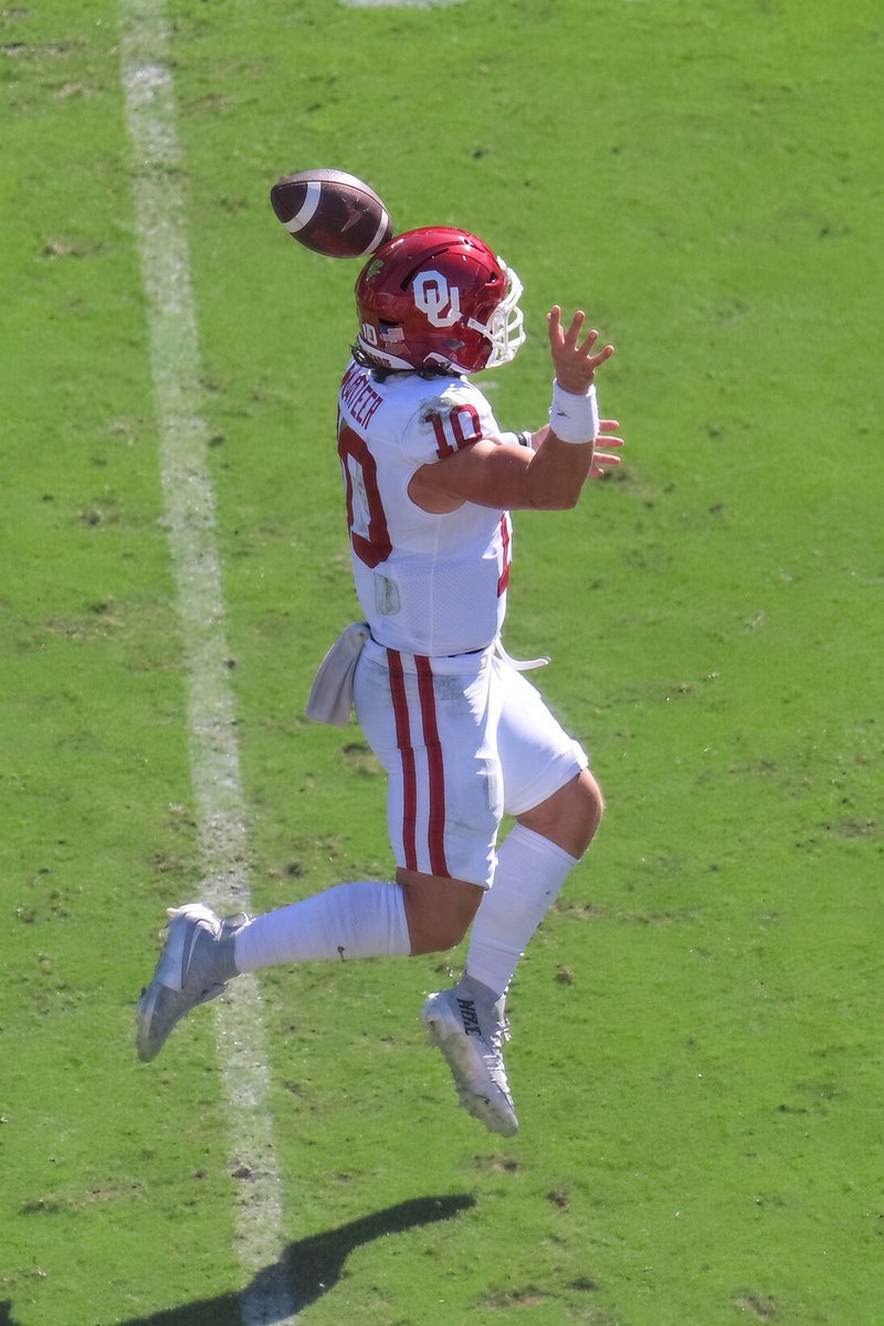 kyleumlang's tweet photo. IF YOU OR A LOVED ONE PAID MONEY TO SEE OKLAHOMA GET OUTSCORED BY AN AVERAGE OF 29-11 VS. P4 OPPONENTS OR WATCHED THEM BARELY SURVIVE NEW MEXICO AT HOME AFTER SEEING SHIRTLESS PICTURES OF A RIPPED JOHN MATEER ALL OFFSEASON, YOU MAY BE ENTITLED TO FINANCIAL COMPENSATION!!! https://t.co/p8ORfmtx4d