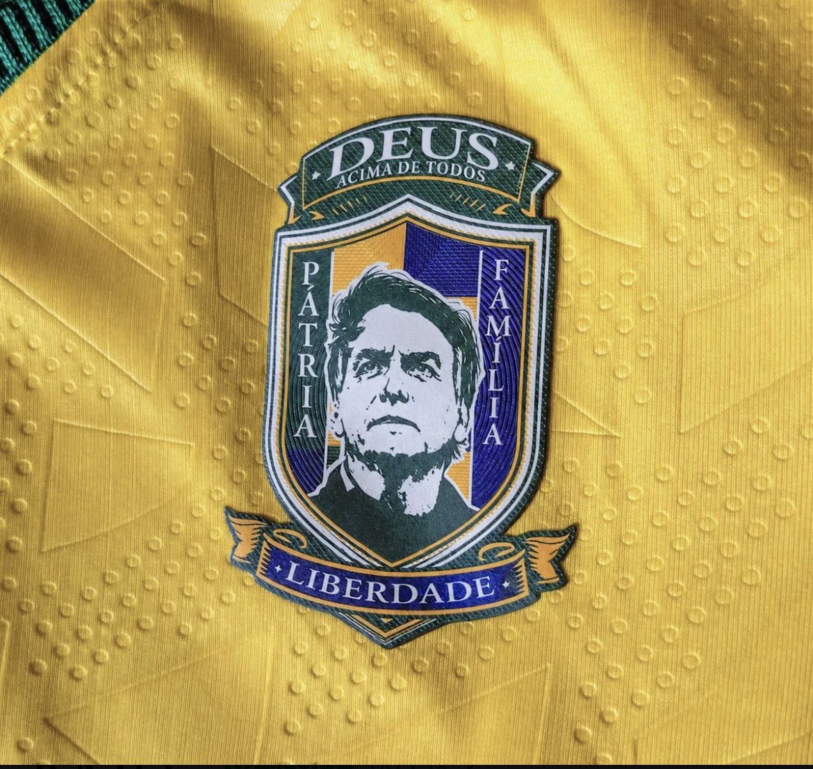 Alexmorettibr's tweet photo. Estou apaixonado por uma camisa https://t.co/m1pBc20Xqh