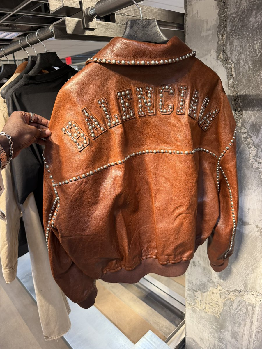 DapierCo's tweet photo. Wow they already made a jacket out of the shark skin https://t.co/99iWl56ggR