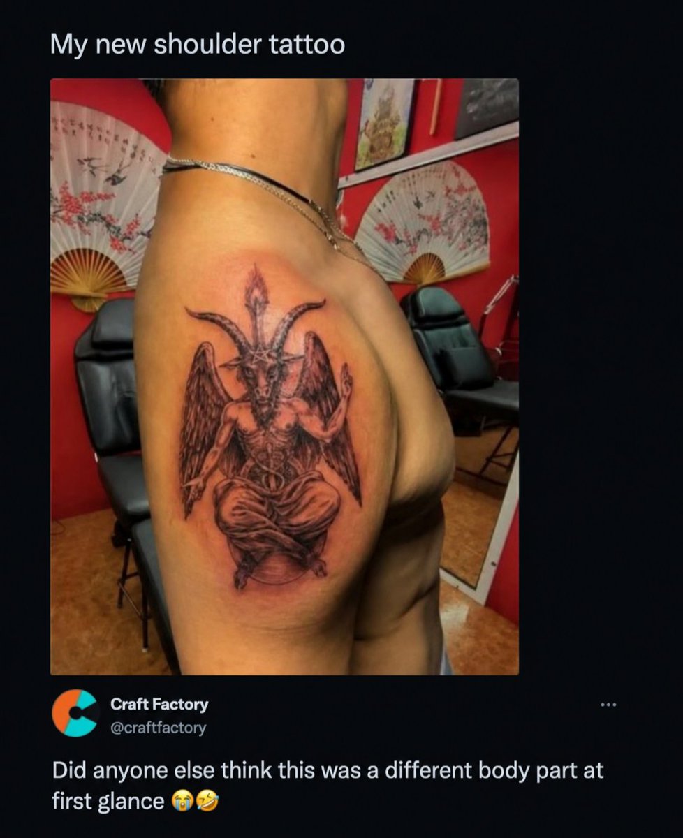 Phtm01's tweet photo. I don't get it, I have been staring at this for hours and I still can't find the shoulder https://t.co/V2i5LzxR6U