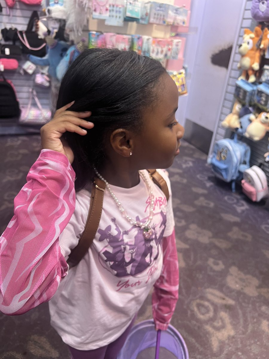 Trisham87286403's tweet photo. Ears pierced as a big girl😍 https://t.co/kbVA8ymBfY