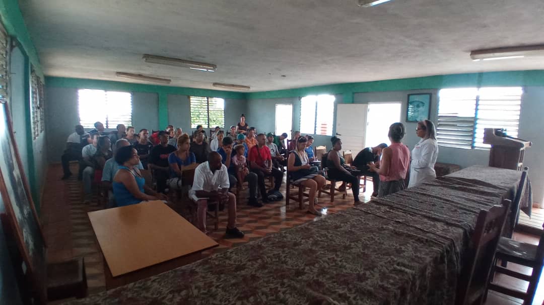 DalianaLob21172's tweet photo. Se realiza capacitación de arbovirosis a personal, de las organizaciones de masa en apoyo al enfrentamiento del dengue https://t.co/aIRuJVdLv2