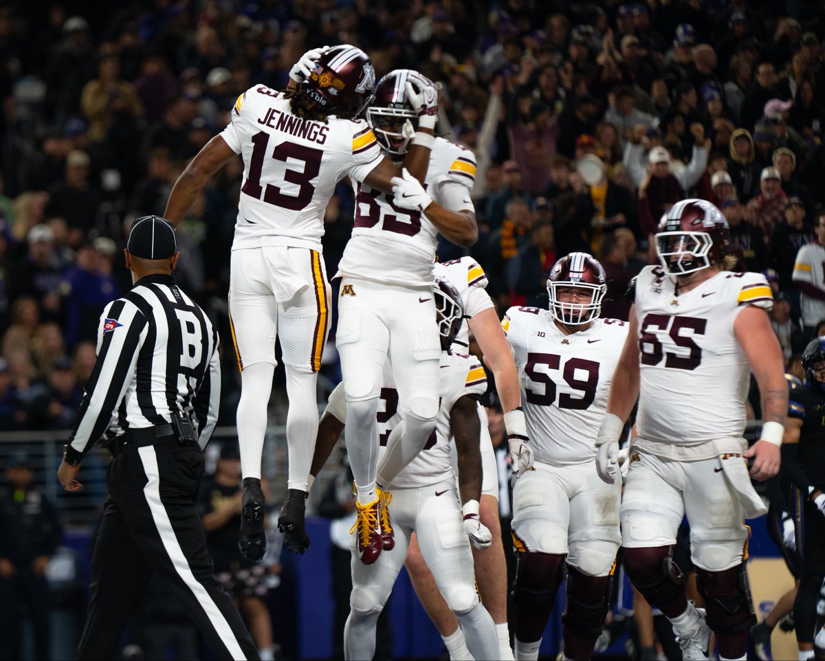 GibbsMedia23's tweet photo. Gophers vs Huskies 
Shot for @sportscronkite https://t.co/1Ykvtmig40