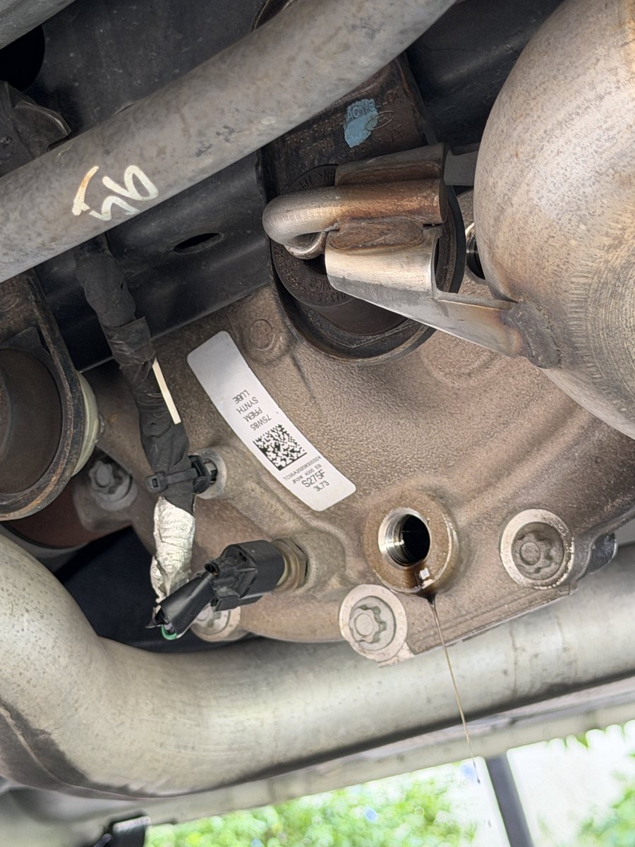 ArkisYote's tweet photo. Friendly reminder to change your diff fluid 😇 https://t.co/udj7OxEcXn