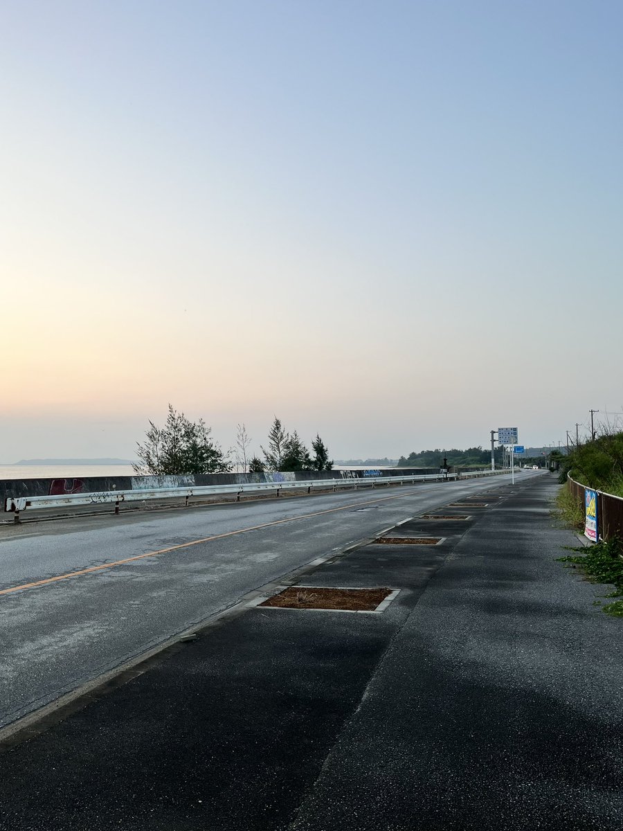 kamerunnerdesu's tweet photo. しごまえラン7K。27度晴れ。湿度は高いけど風が涼しくて走りやすかった。最長記録更新中。明日が楽しみ🏃‍♂️‍➡️⛰️
#朝ラン #garmin #beatyesterday https://t.co/eFAtTjHn3P