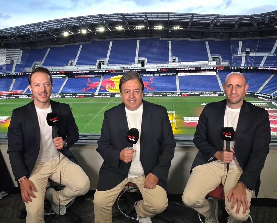 XaviSol_'s tweet photo. • @ClaroSports en W RADIO 

Ahora vamos 2 horas de Lunes 
a Viernes por @WRADIOMexico

Hoy estamos desde New Jersey 
con @tonomoreno_ @albertolati 
y @ale_orvananos previo al 🇲🇽vs🇵🇪 https://t.co/e2D6VsS02r