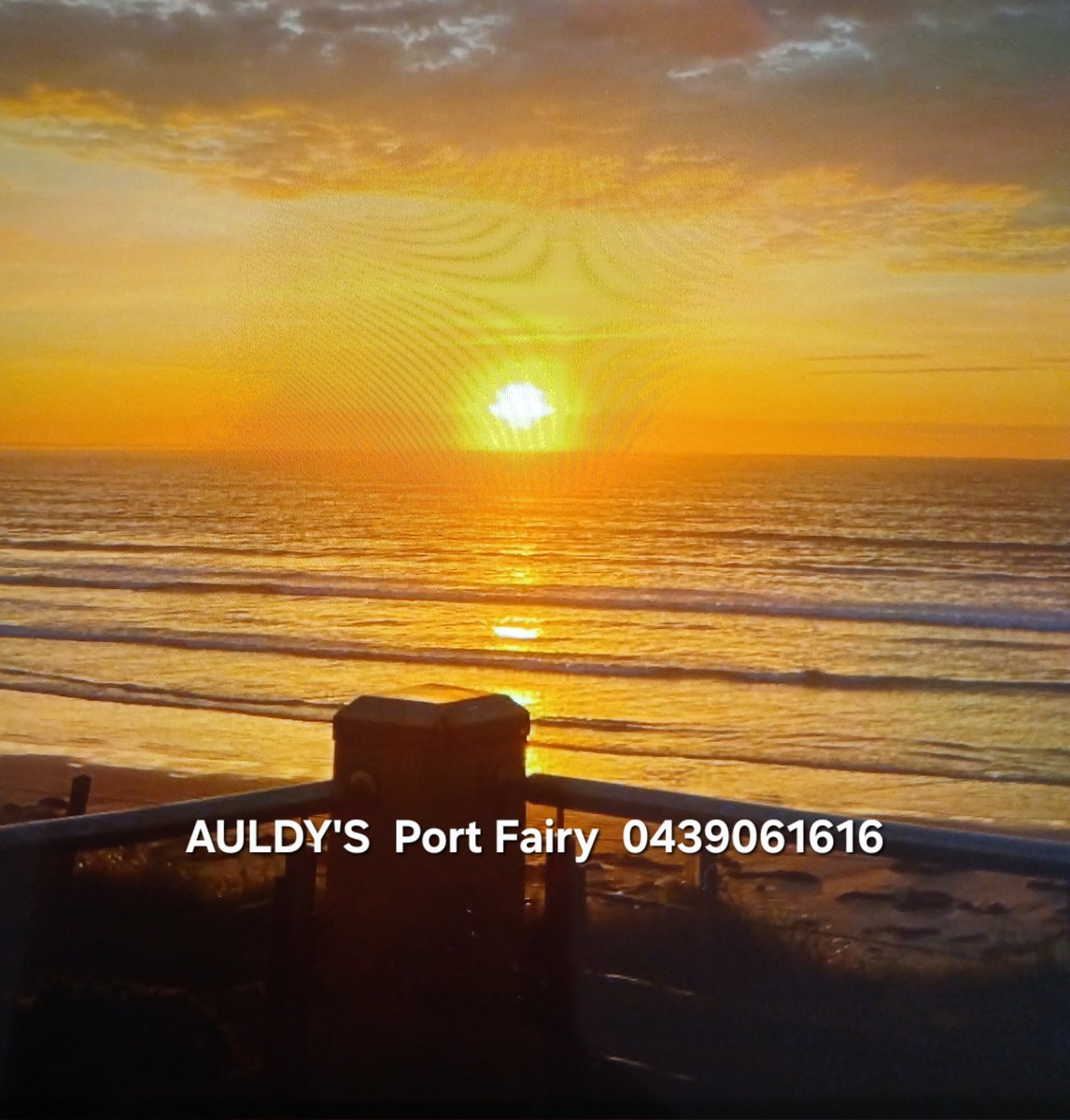 auldtim's tweet photo. Brilliant Sept Tuesday sunrise at AULDYS accommodation East Beach Port Fairy.. #spring #beach #lucky https://t.co/9A9SVu6P98