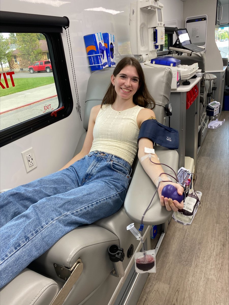 VitalantCA's tweet photo. For Maykala, having Vitalant right on campus makes donating convenient. But it’s also about something bigger: having an opportunity to give back.

Thank you, Maykala, for choosing to show up for patients in need. ❤️ https://t.co/wPWdorekrO https://t.co/G8lUItNsf7