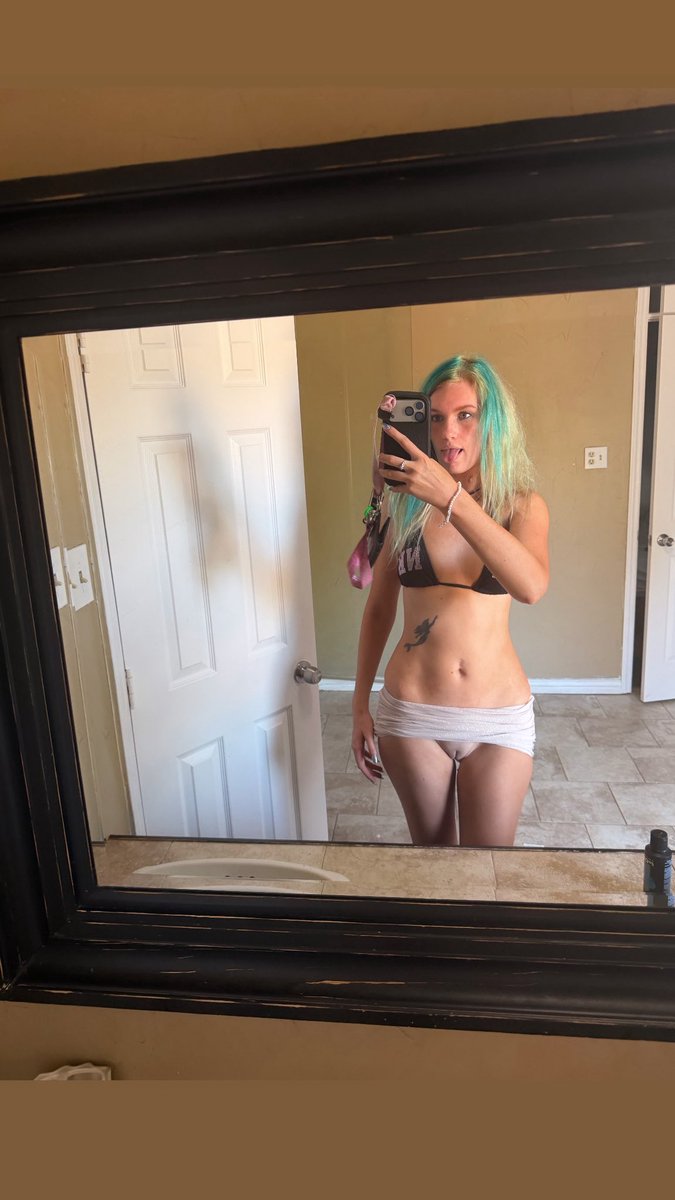 xzellalord's tweet photo. 🤷‍♀️what about shower sex🤷‍♀️⁉️ https://t.co/VdUYmmodlM
