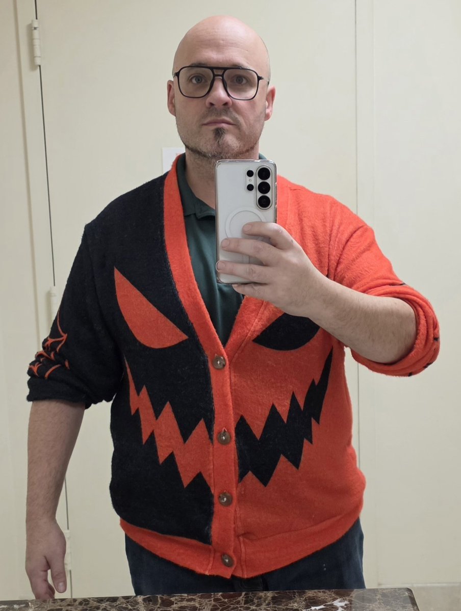 TrustInPhil's tweet photo. Since it's the first week that will have October in it...

Today's work fit. https://t.co/9xRCe4Alle