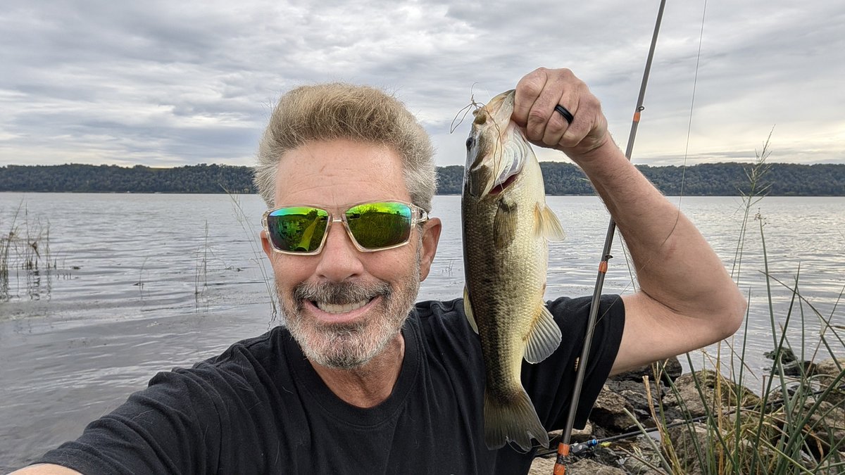 liquid_rigidity's tweet photo. I just got a text from a buddy who's down at my spot on the river where I was only catching foot long fish. 
"It's on!" 

Of course I have shit to do until after sunset; this might be the trigger I've been waiting for, so night fishing it is. https://t.co/g8q5f2UFJQ