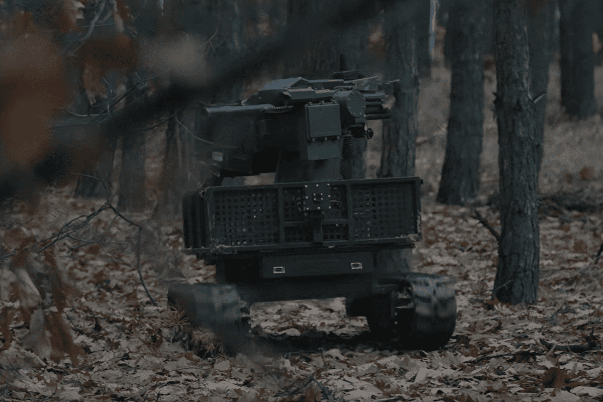 Mylovanov's tweet photo. Ukraine sent grenade-launcher robots into Russian shelters while infantry stayed outside direct contact. Operators controlled the attack from safe positions tens of kilometers away.

Third Army Corps: No one has used similar tactics in this war before — United24. 1/ https://t.co/IUX6N3NvRF