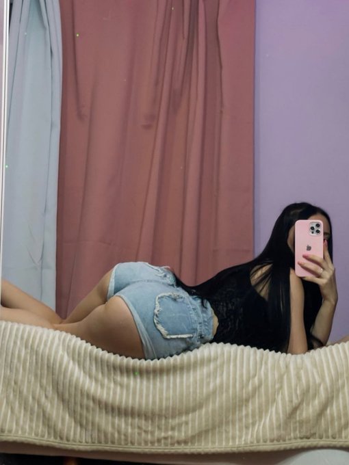 alexina48493's tweet photo. Sozinha em casa...
Posso mandar umas fotinhas no seu Dm? 🥺 https://t.co/zJlOKpSesy