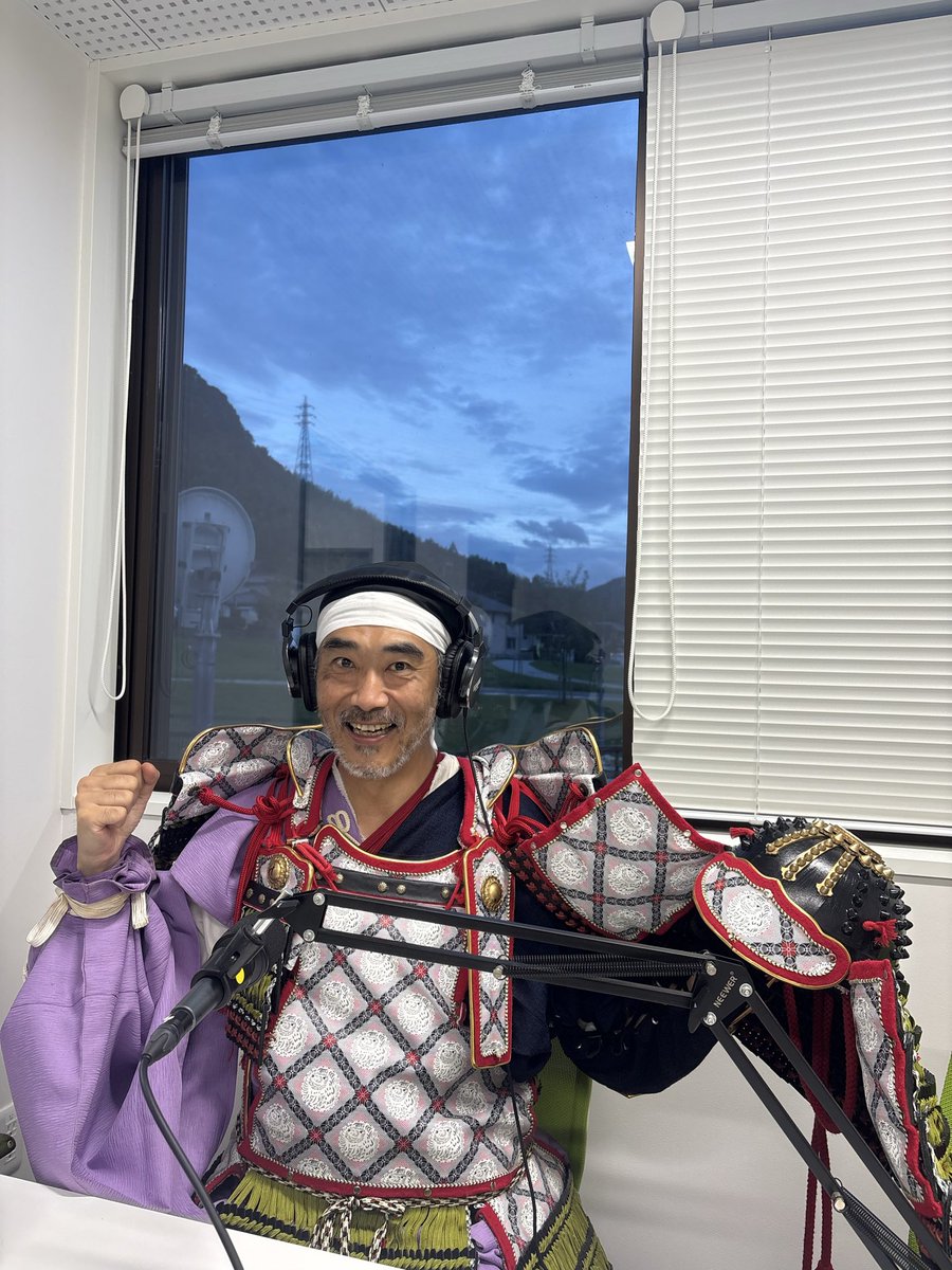 so_yu_kotodesu's tweet photo. おはようござえます🍓
昨日もFMIS ハピアワを聴いていただきありがとうございました😊
ラジオ出演2回目とは思えない安定のトーク力にすっかり魅了されました ✨
歴史と文化の案内人 岡田英之さん 
＠Genji_Samurai ご来店ありがとうございました🍸✨ https://t.co/0EUXIjFRr7