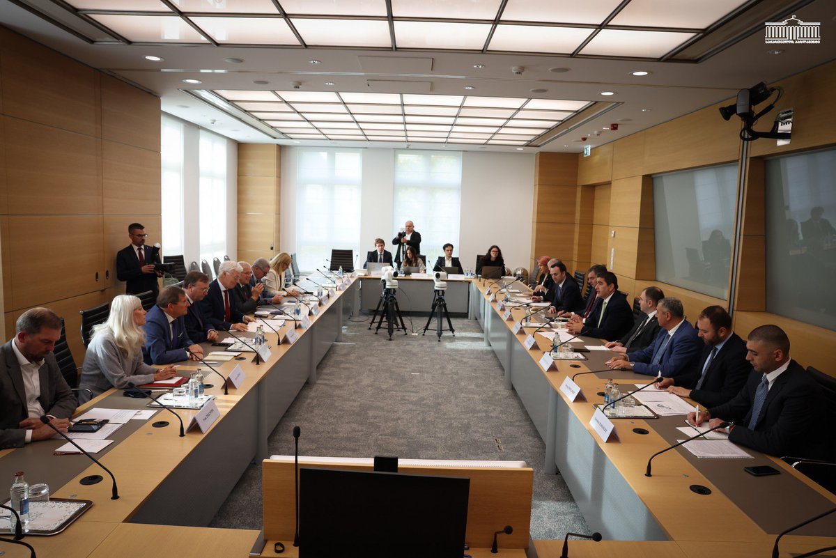 GeorgiaInEU's tweet photo. 3/3
🤝 Discussions focused on strengthening parliamentary cooperation, bilateral relations and 🇬🇪-🇪🇺 ties, as well as regional &amp; international developments. https://t.co/O6xz0WjqAi