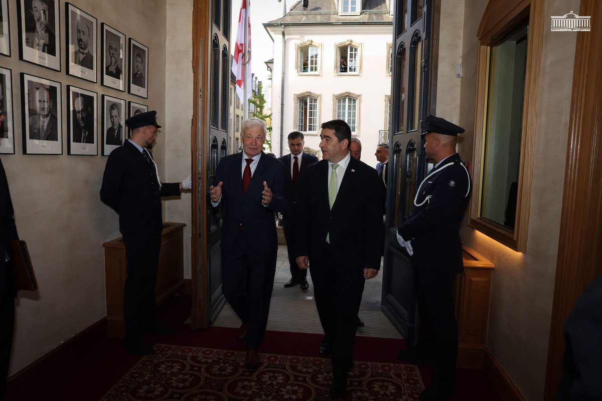GeorgiaInEU's tweet photo. 2/3
🏛️ Fruitful meetings with @PeterDeRoover1, President of the House of Representatives of 🇧🇪; @vincentblondel, President of the Senate of 🇧🇪; @ClaudeWiseler, President of the Chamber of Deputies of 🇱🇺, as well as distinguished members of both parliaments. https://t.co/SVej5P4nfr