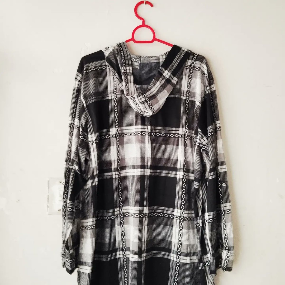 zeynepoz777's tweet photo. Hoodie top available. DM for details. https://t.co/Oy0hFtx109