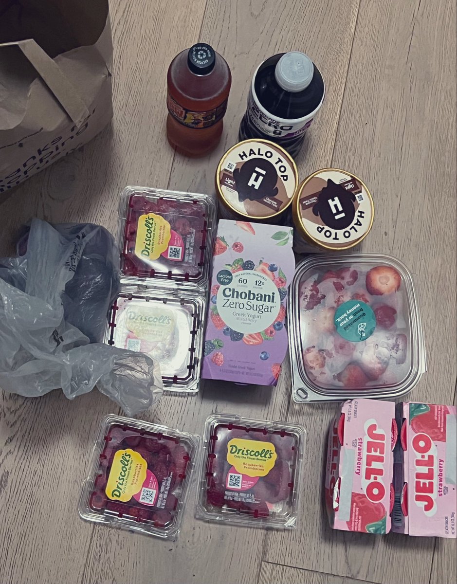 caninekei's tweet photo. my #normalperson grocery haul 😋😋😋😋 who wants some... #healing https://t.co/vdO0cB4vSb