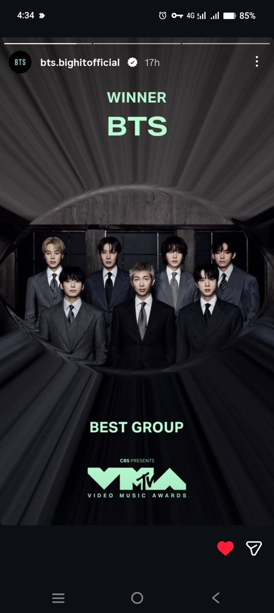tun_theing's tweet photo. 축하합니다 저의 방탄소년단.고생했어요. https://t.co/PMZECw570K