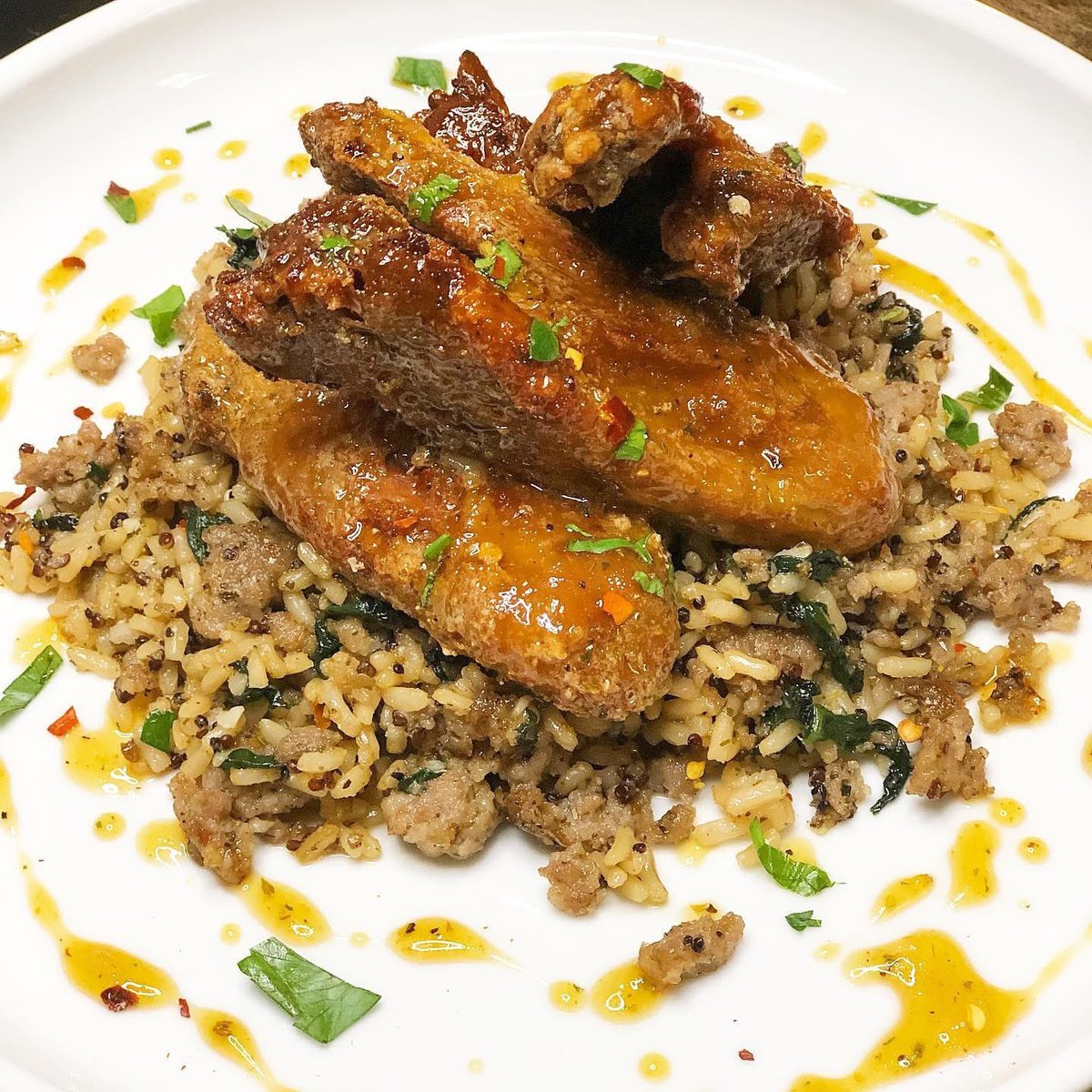 WyzeWordz's tweet photo. Hot Honey Garlic Confit Duck Wings w/Spinach Sausage Brown Rice Quinoa.
#chefwyze https://t.co/zVcEf6Wpfp