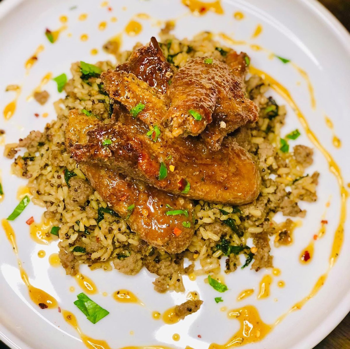 WyzeWordz's tweet photo. Hot Honey Garlic Confit Duck Wings w/Spinach Sausage Brown Rice Quinoa.
#chefwyze https://t.co/zVcEf6Wpfp
