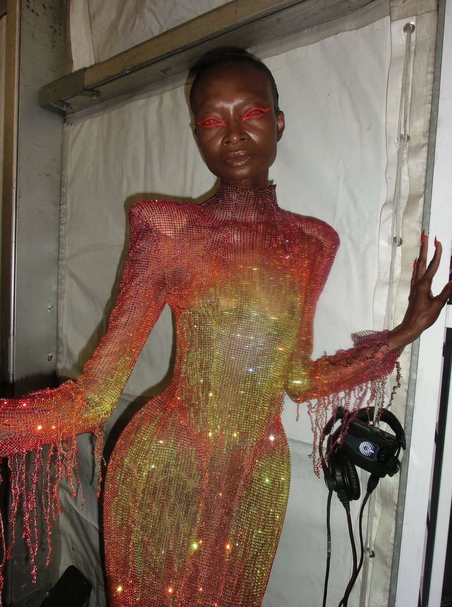 NIYMUSE's tweet photo. backstage at matières fécales ss27 https://t.co/FmNPS1JGJk