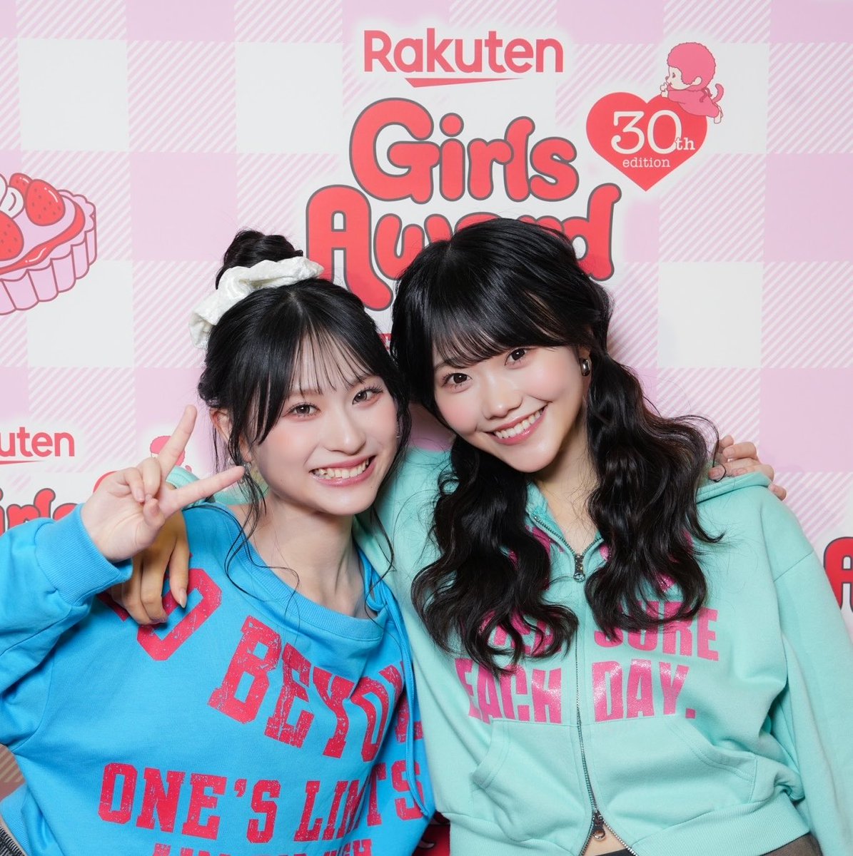 marin_ms_0329's tweet photo. おはよううちゅう

今日は夢で重力が無くなっちゃって、上に落ちて宇宙に放りだされた、きれいだった

きょうもほどほどに🪐 https://t.co/ev0aZHhesI