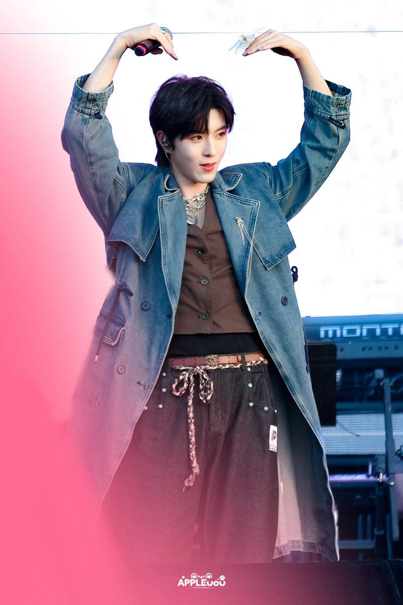 aaa_qiu's tweet photo. 추추모닝🧡 https://t.co/rnHzUc5tIK
