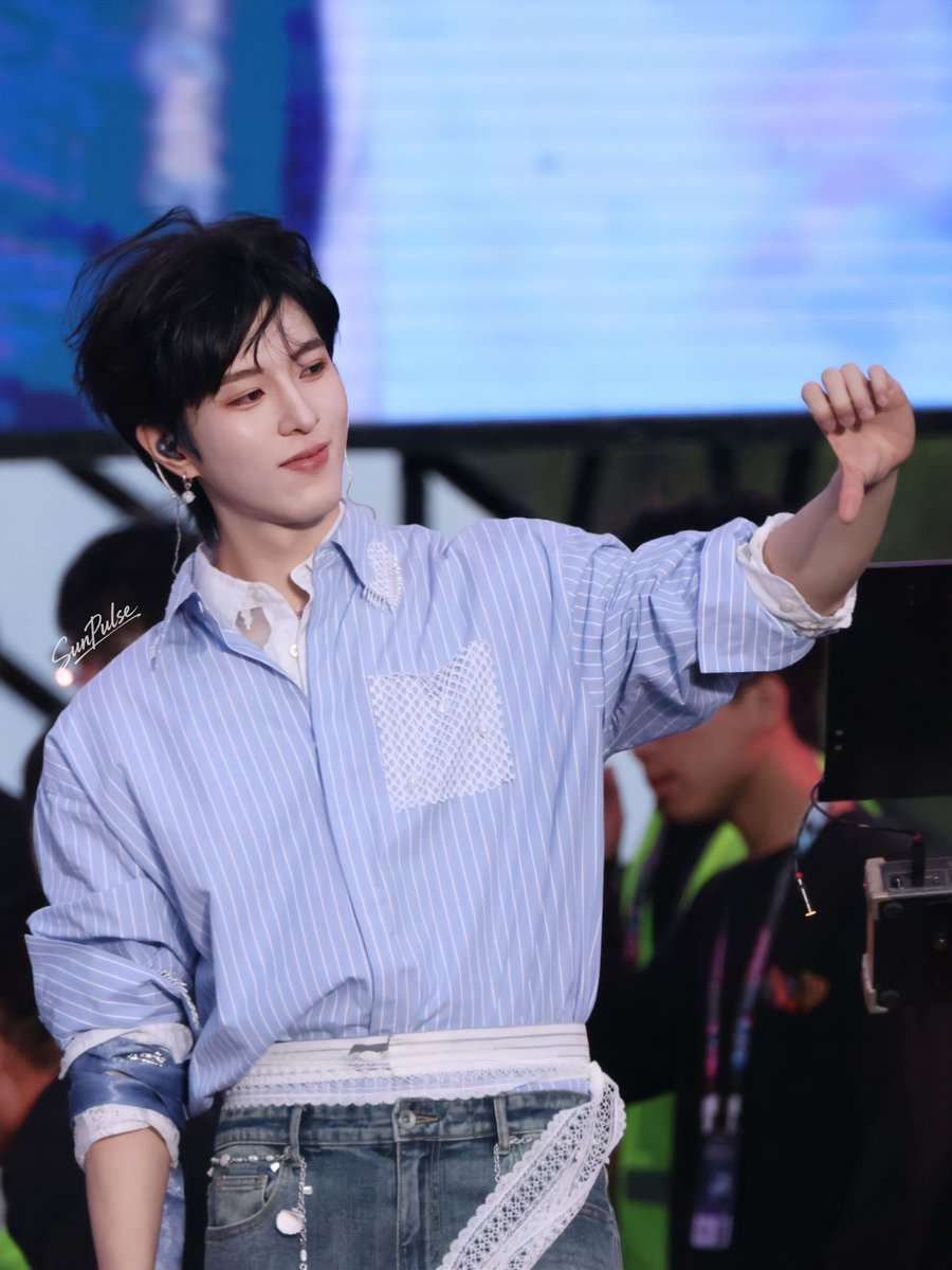 aaa_qiu's tweet photo. 추추모닝🧡 https://t.co/rnHzUc5tIK