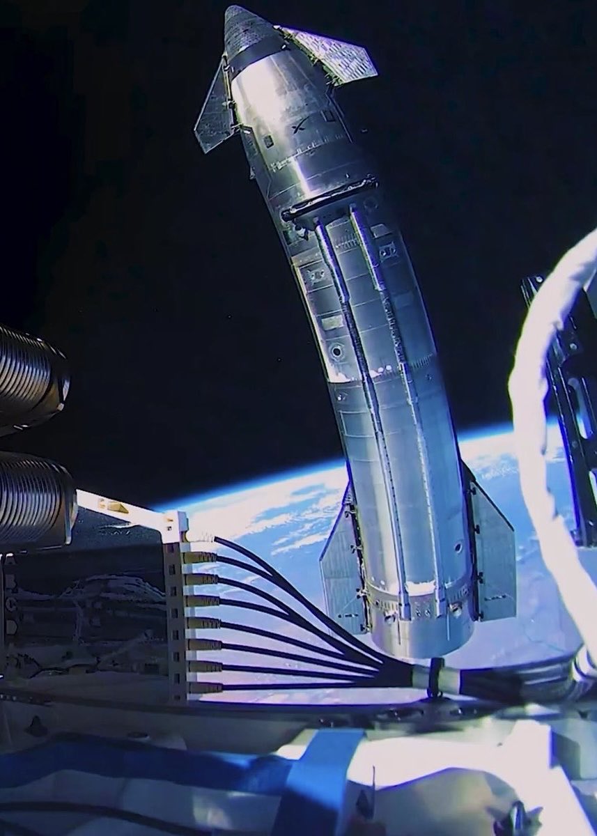 Polymarket's tweet photo. JUST IN: SpaceX unveils new images from Starship’s historic 14th flight test. https://t.co/p4vaqxMmJd