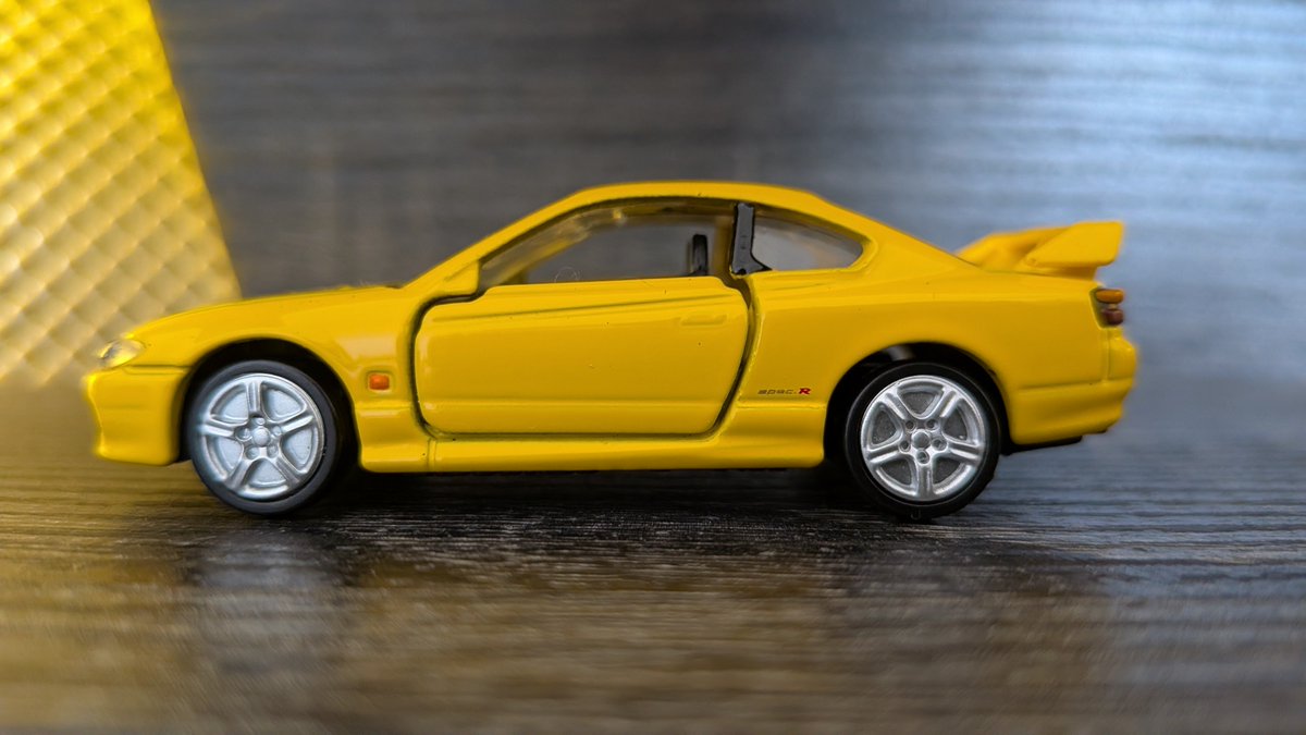 yukimaruyukki's tweet photo. 今日紹介するプレミアムトミカはこれ！
日産シルビア（S15）です！😆
S15はいつの時代でもめっちゃカッコ良いよね！👍
#トミカ
#日産
#トミカプレミアム
#シルビア
#S15
#スポーツカー
#ドリ車
#車
#車好き
#トミカ好き https://t.co/uzlwTKqr5w
