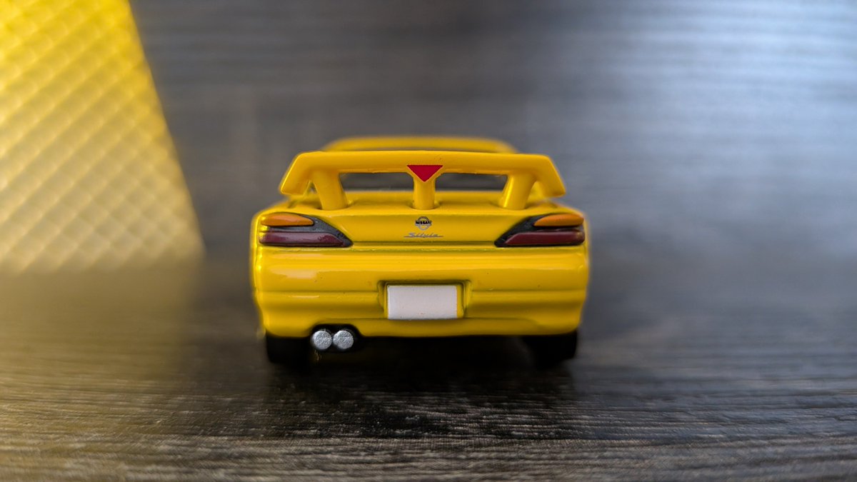 yukimaruyukki's tweet photo. 今日紹介するプレミアムトミカはこれ！
日産シルビア（S15）です！😆
S15はいつの時代でもめっちゃカッコ良いよね！👍
#トミカ
#日産
#トミカプレミアム
#シルビア
#S15
#スポーツカー
#ドリ車
#車
#車好き
#トミカ好き https://t.co/uzlwTKqr5w
