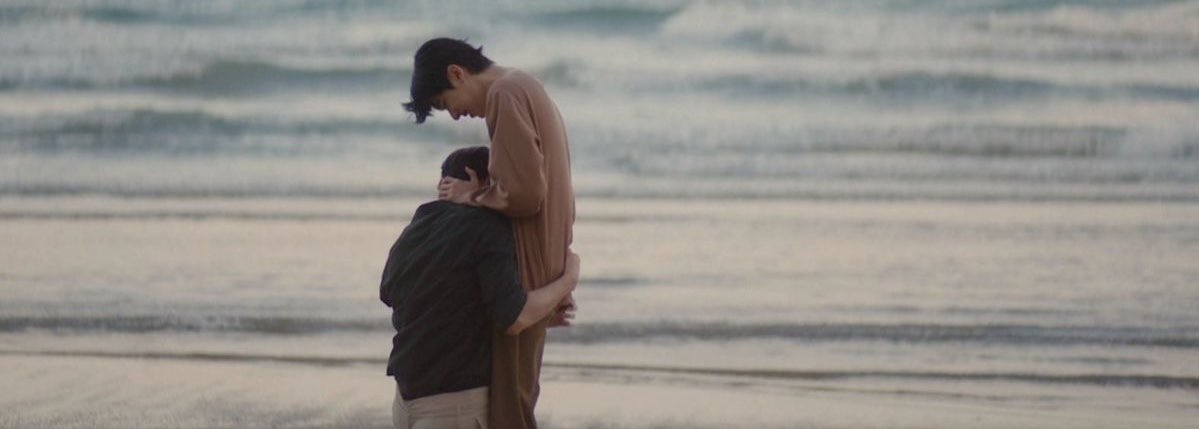 khjmrq's tweet photo. crawling back to you—my kind of niche. https://t.co/IYjJAjQVVK