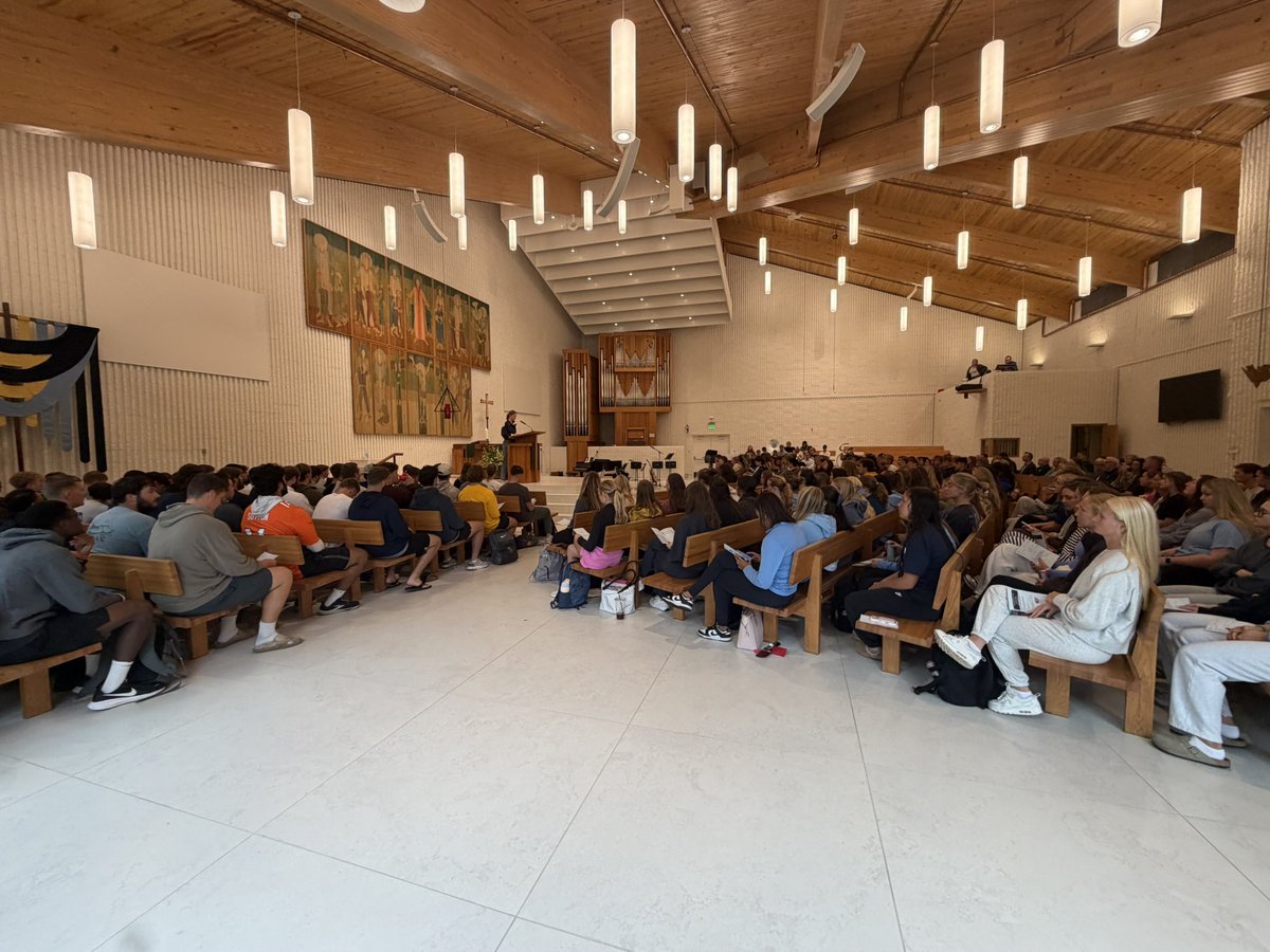 JoshJMorton's tweet photo. Great start to the week w/ the @AugustanaSD Fall Athlete Blessing and a wonderful message from @AugieVolleyball Sydney Tims today! https://t.co/T4HOFiZgK5