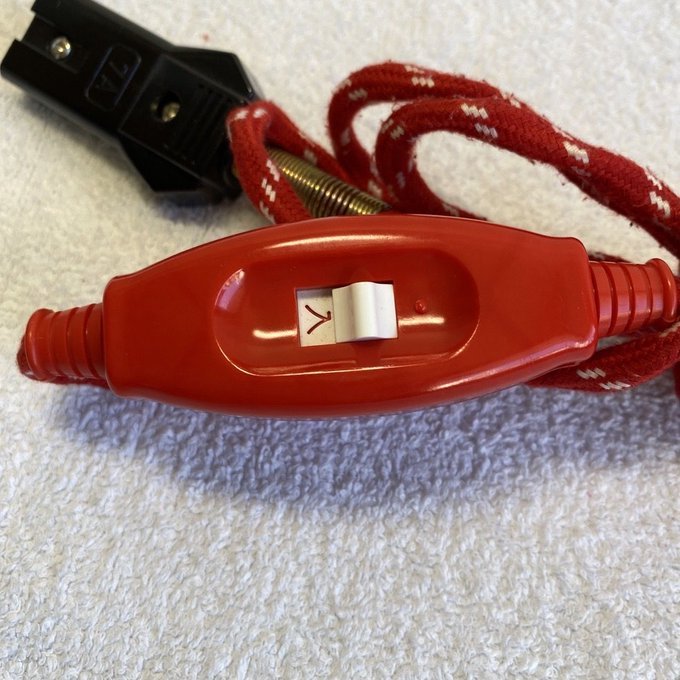 ybWY2biPzJHMrc6's tweet photo. これ何のスイッチか、
一発で分かったら歳がバレます。

ヒントなし。
今の時代、即答できる人ほぼいないらしい。
「これ○○でしょ」と思った人だけリプしてください👇

当たってた人にはご挨拶します☺️ https://t.co/M8Mln8pn3R