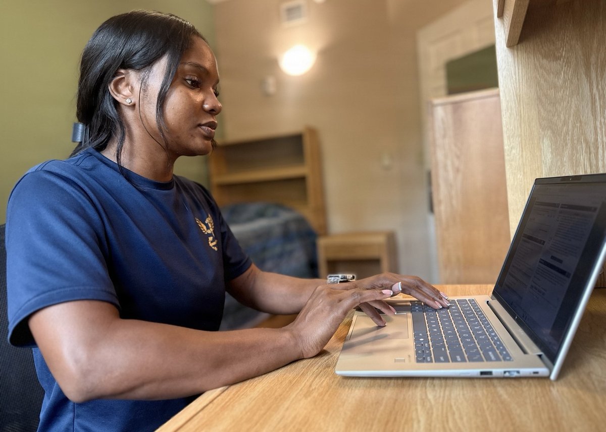 JointBasePHH's tweet photo. JBPHH installs Wi-Fi at unaccompanied housing | The free, high-speed internet program is a @CNICHQ and #NEX Services Command initiative to improve #qualityoflife for Sailors living in unaccompanied housing. #stayingconnected https://t.co/8X6NTlQpQE