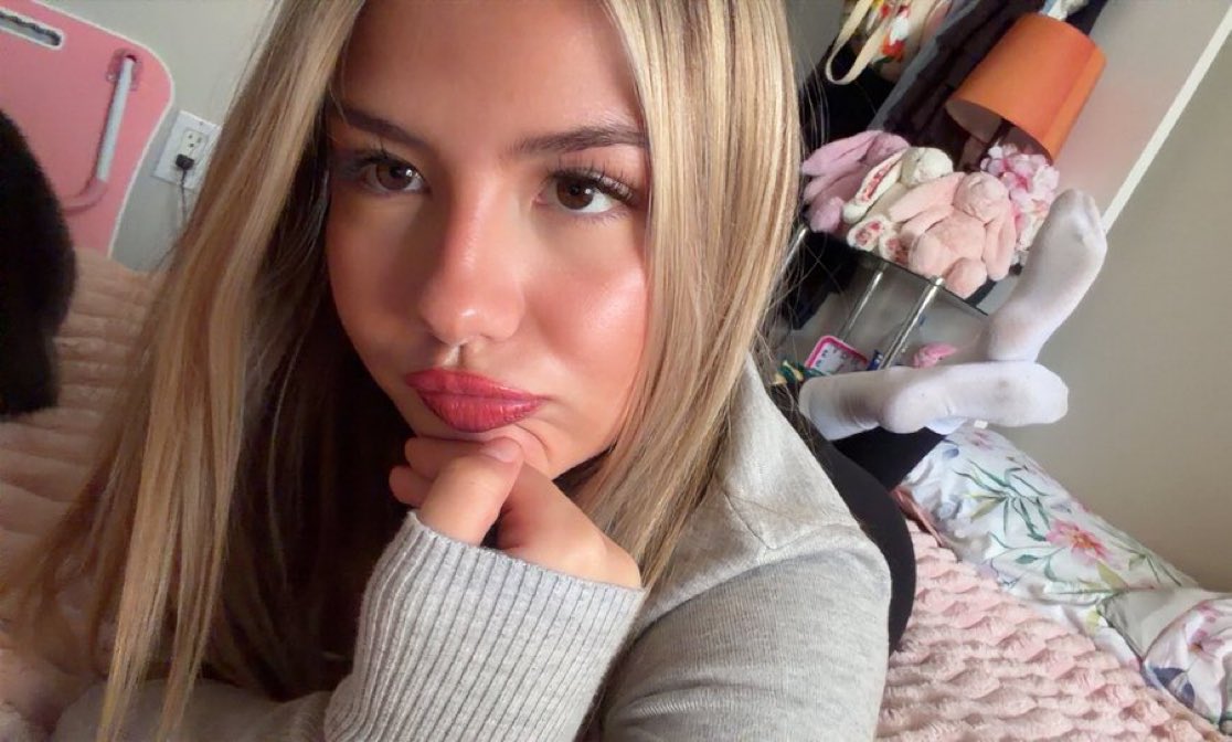 xoxabis's tweet photo. uh oh https://t.co/gTAwPQIKyW