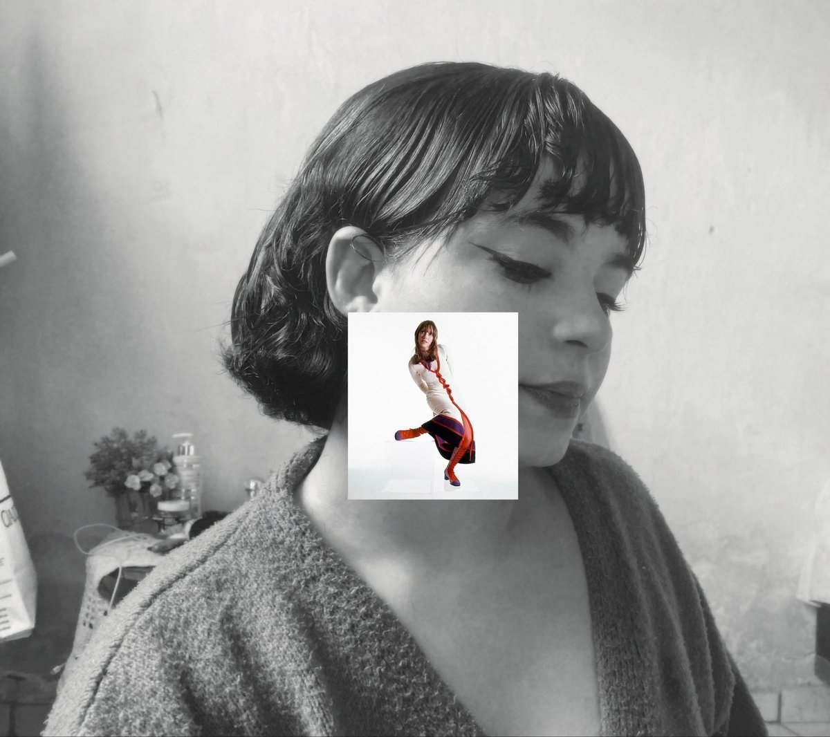 rosaoutonal's tweet photo. bangs on 🚨 https://t.co/6llAfaGuI9
