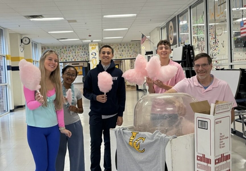 LCHS1954's tweet photo. Thank you to our @lchs_sca and Mr. Hale for treating everyone to cotton candy this morning to celebrate our “cotton candy spirit day”!  💗💙 @LCPSOfficial https://t.co/QUKE0SZsZC