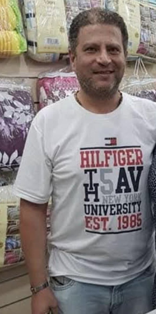 freddyzur's tweet photo. De vender pantalones fiados en Puerto La Cruz y dormir arrimado donde los suegros, a mansión en Caracas y vida de magnate.
Señalan al sirio Sami Michael Chahoud como presunto testaferro de Padrino López. Mientras Venezuela aguanta 8 horas sin luz, la nueva casta brinda con whisky y Range Rover. El guion de siempre