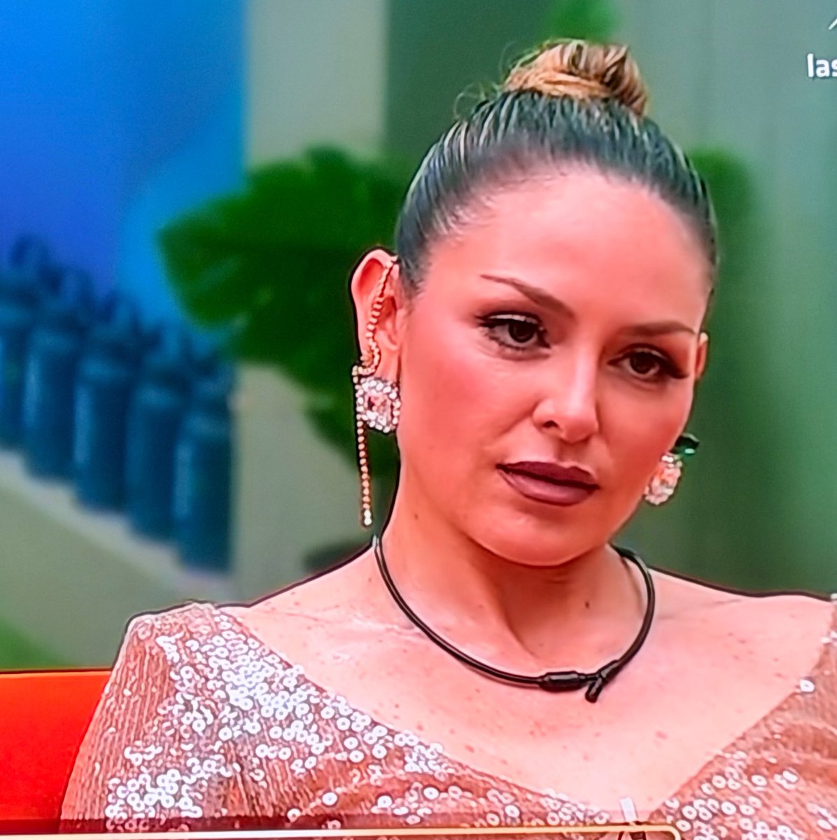 byvl4nt's tweet photo. @FireFireFire03 esta pendeja piensa q el fandom de ese va a votar por esta asquerosa https://t.co/BnZTZp6Mv3