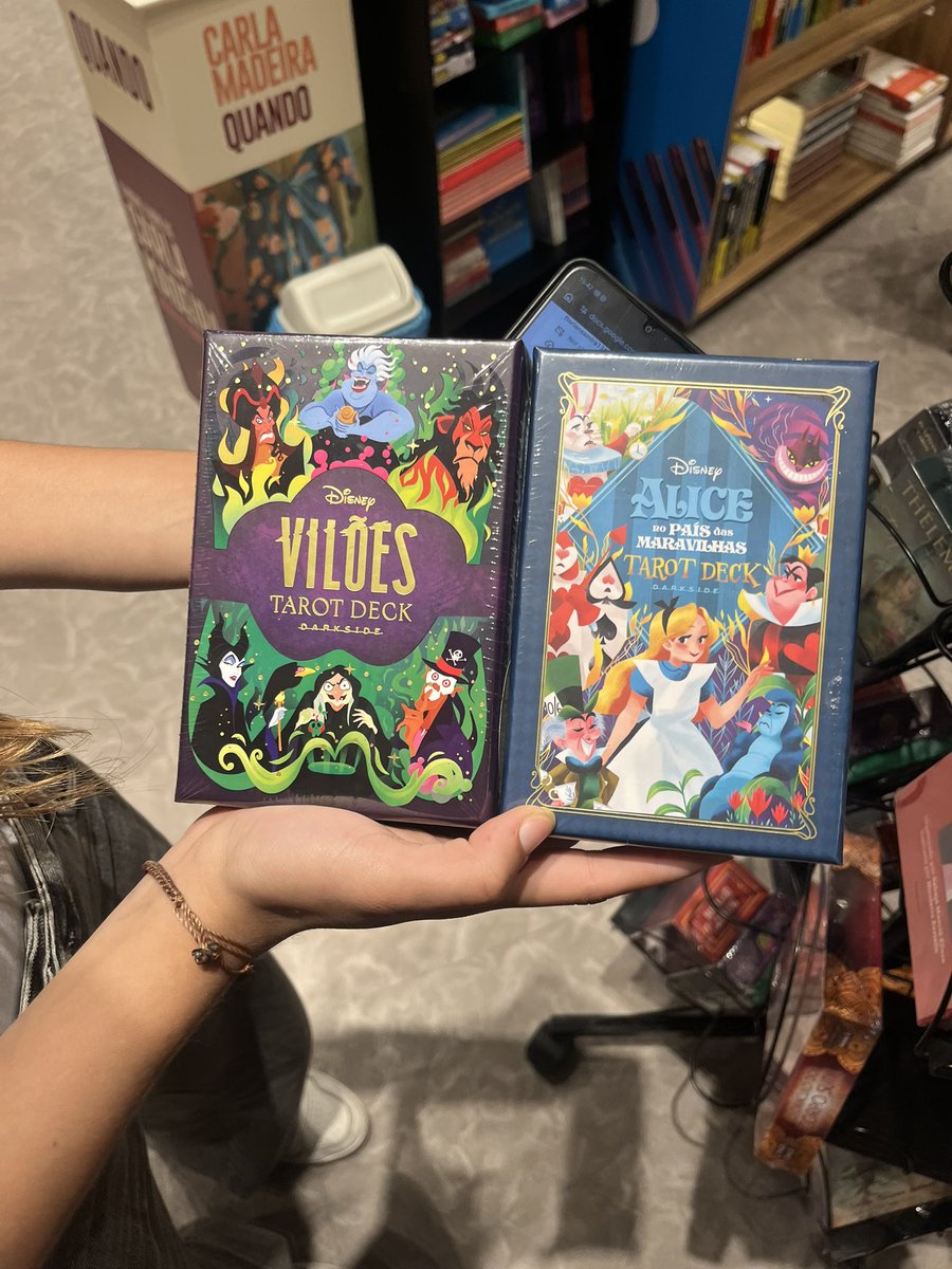 pasnanx's tweet photo. eu vou no shopping só pra passar vontade https://t.co/DQKPFoKIsr