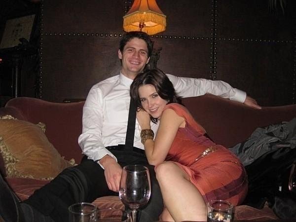 spicebae_'s tweet photo. how am i just now finding out that Sophia Bush dated every guy in real life that she’s had a romantic relationship with on the tv screen 😭 https://t.co/VHtrr8xzks