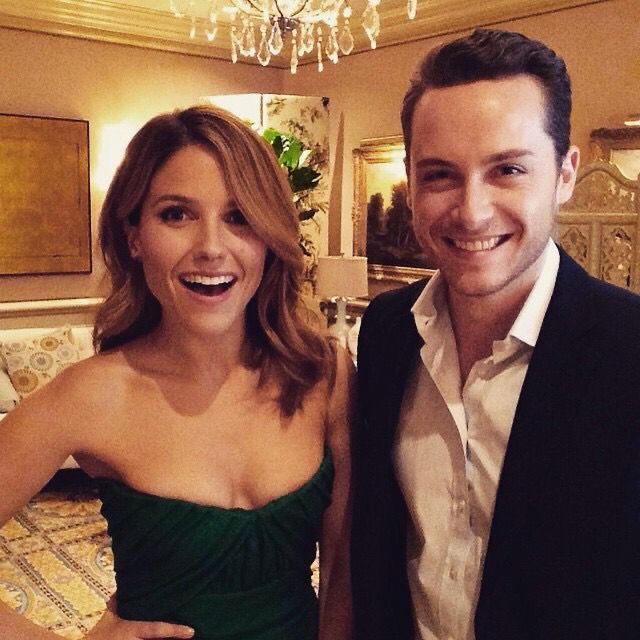 spicebae_'s tweet photo. how am i just now finding out that Sophia Bush dated every guy in real life that she’s had a romantic relationship with on the tv screen 😭 https://t.co/VHtrr8xzks