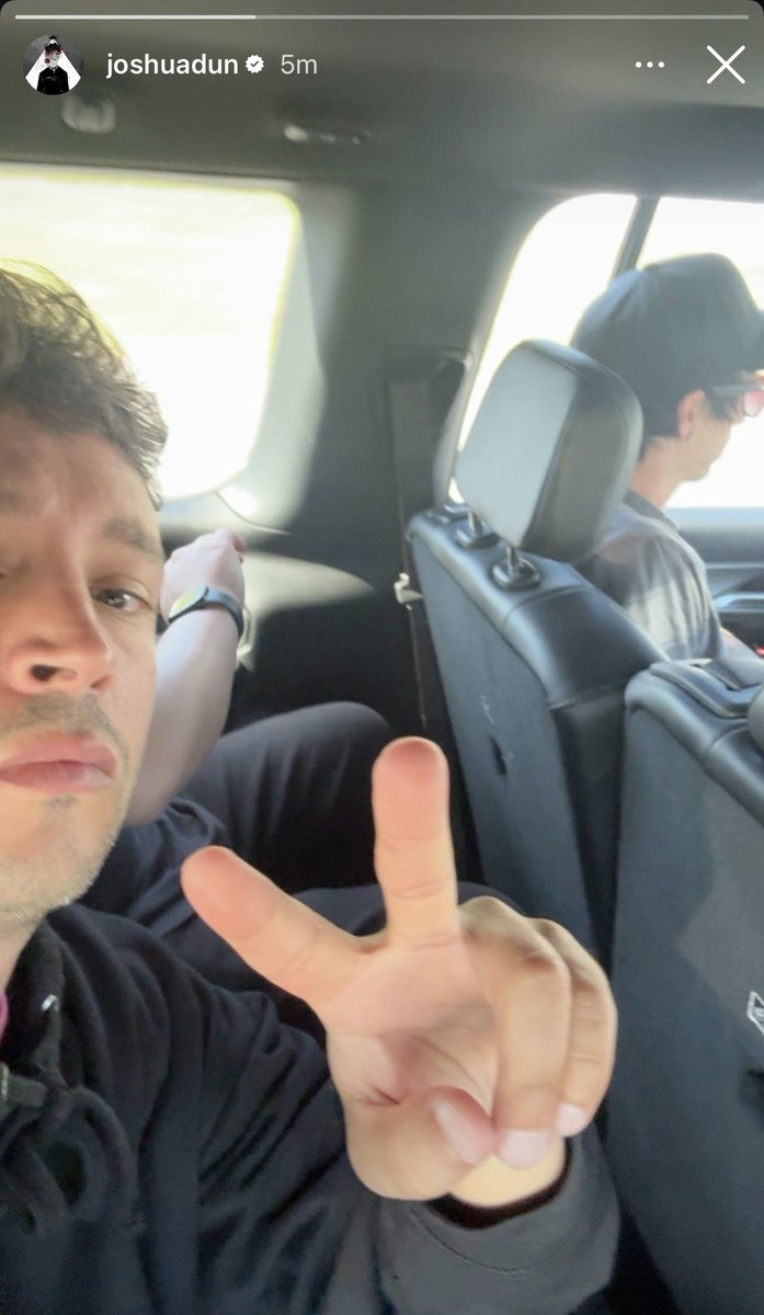 ppaladito's tweet photo. missing the tyselfies BAD rn https://t.co/6eQxXIpCfp