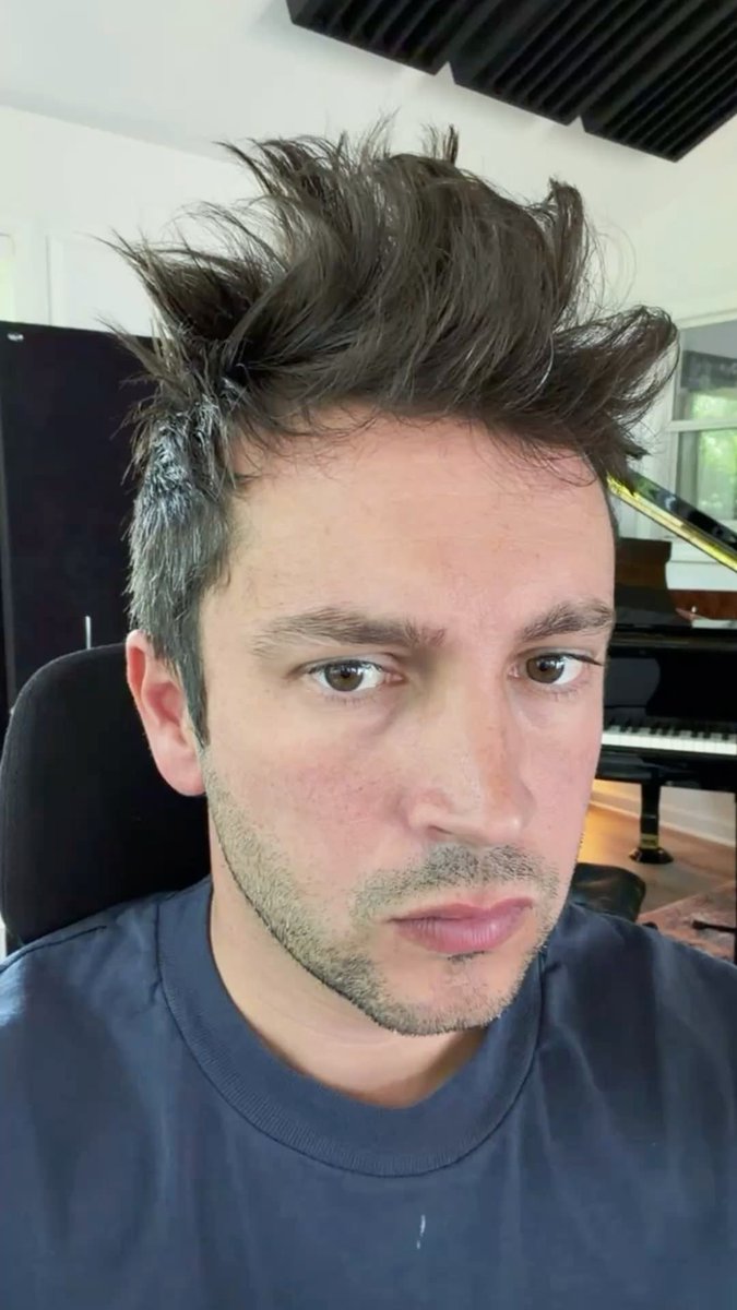ppaladito's tweet photo. missing the tyselfies BAD rn https://t.co/6eQxXIpCfp
